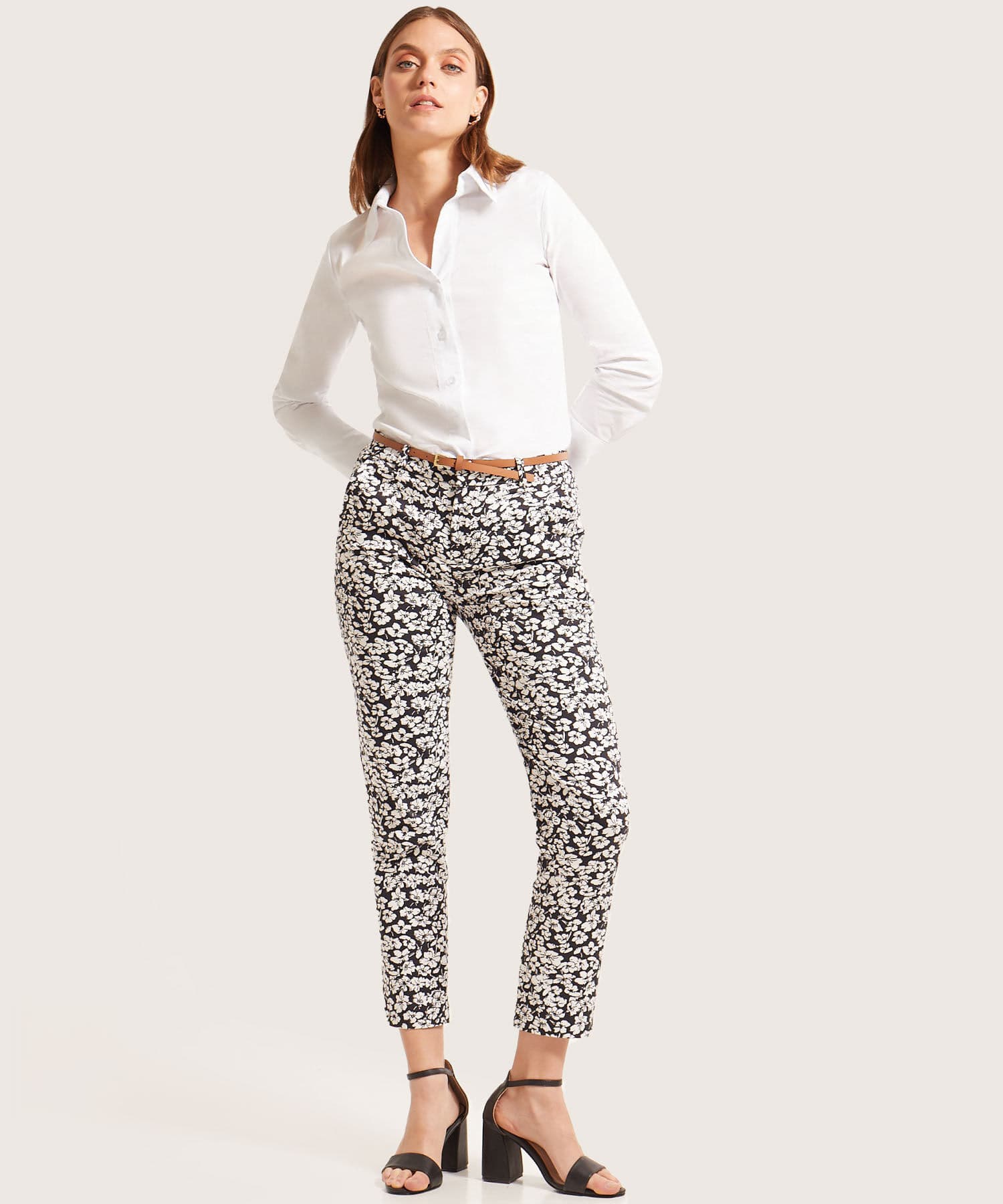 Pantalón Oliva de Viaje negro para mujer, vista 2