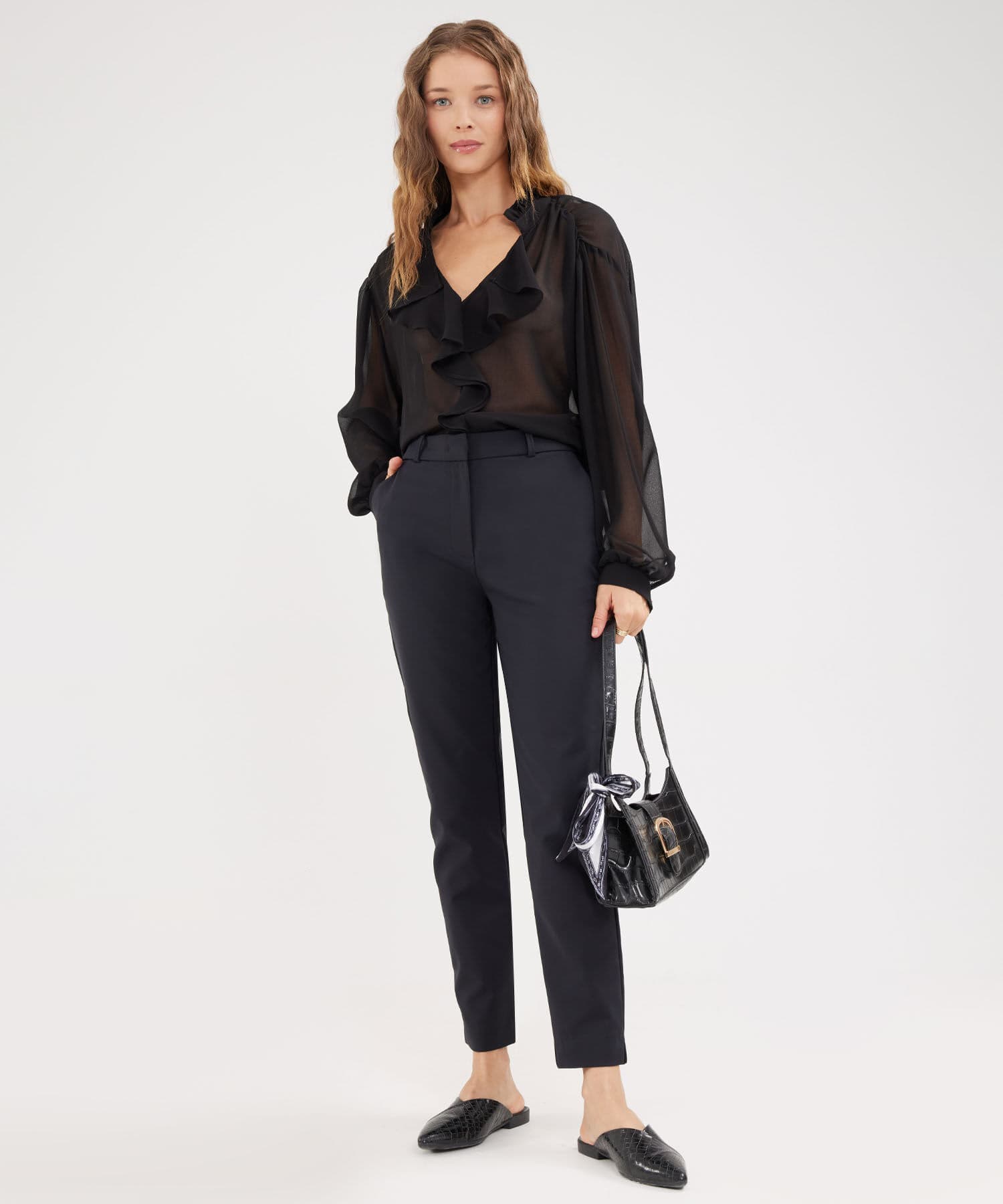 Pantalón Cedro Urbano negro para mujer, vista 2