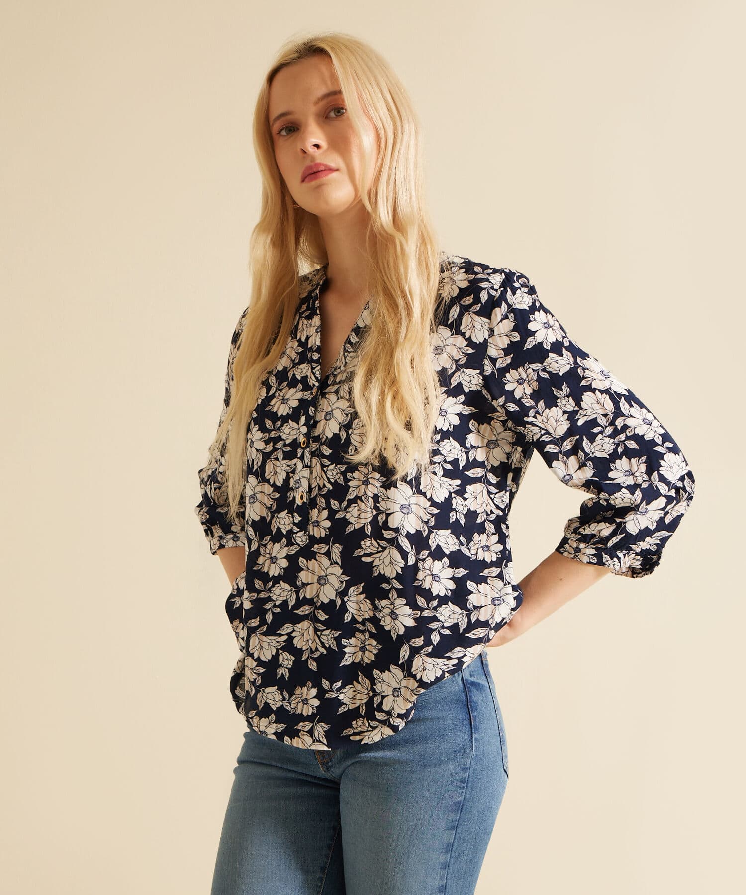 Blusa Emilia Suave arena para mujer, vista principal