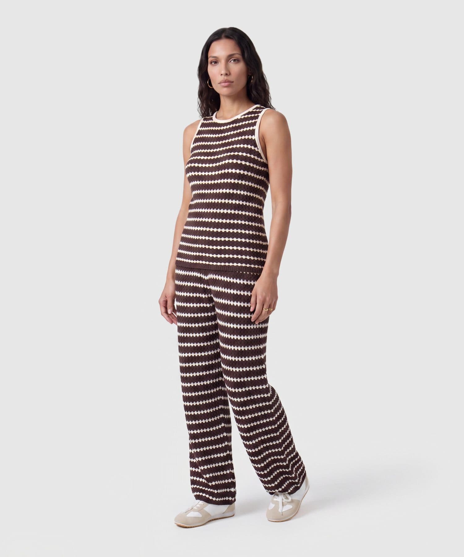 Camiseta Serena Clásico café para mujer, vista 2
