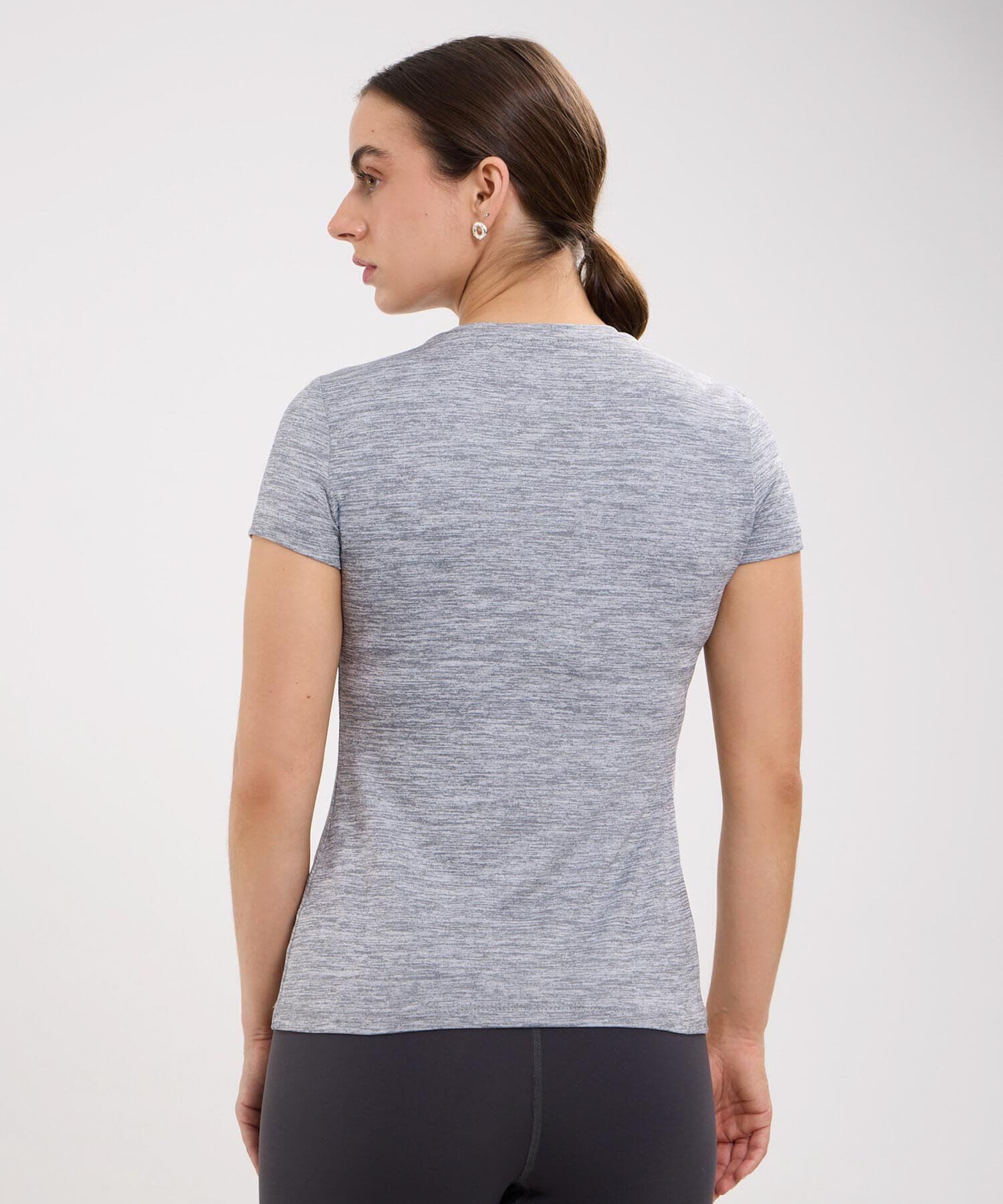 Camiseta Granada Esencial gris humo para mujer, vista 4