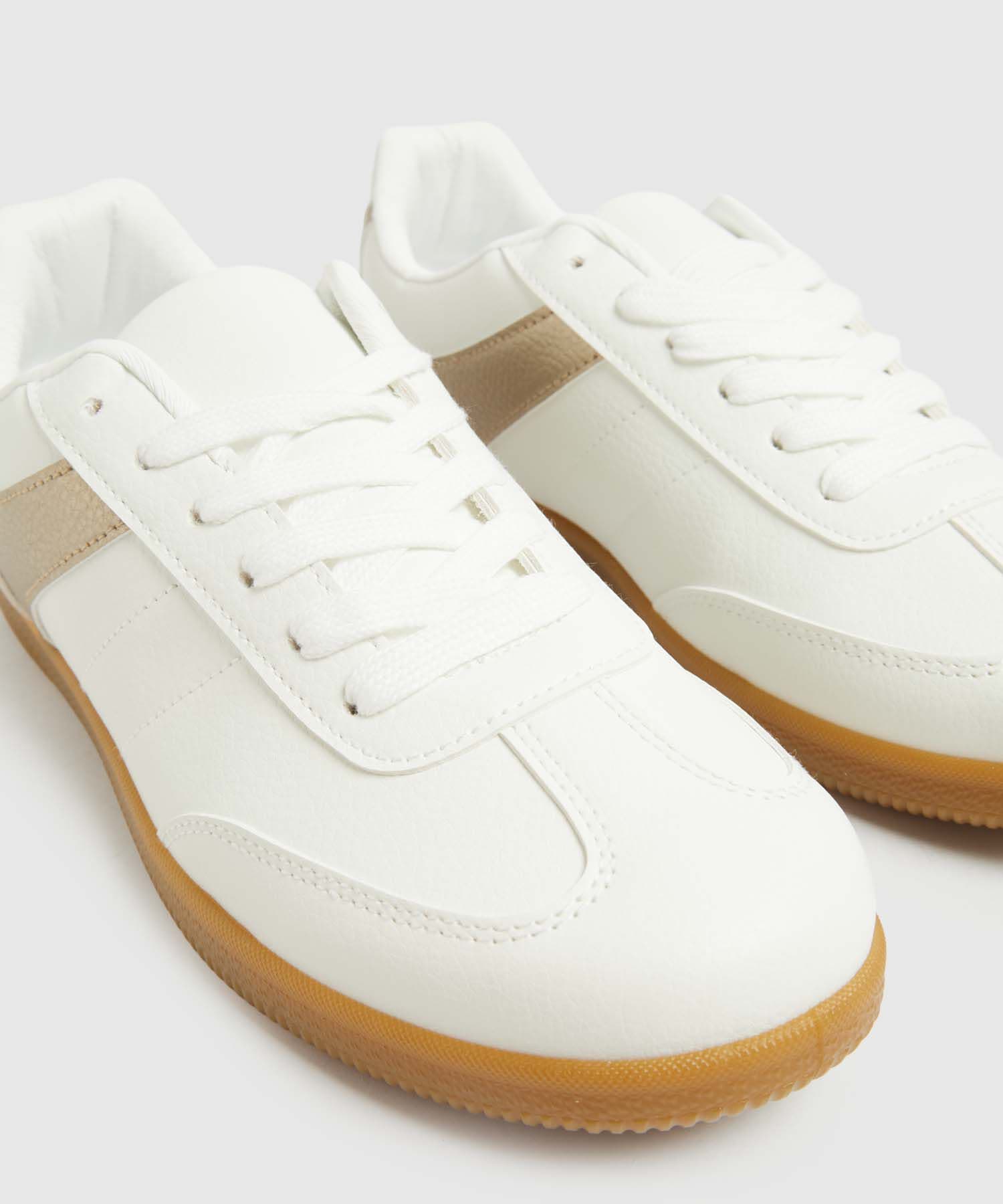 Tenis Tierra Esencial blanco para mujer, vista 3