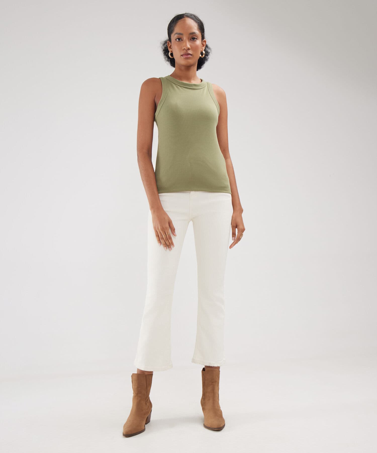 Camiseta Sabana Suave verde oliva para mujer, vista 2