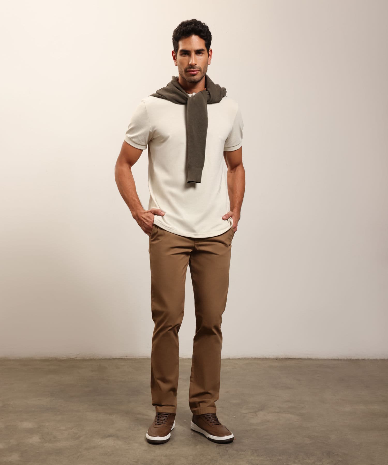 Pantalón Amalia Suave café para hombre, vista 2