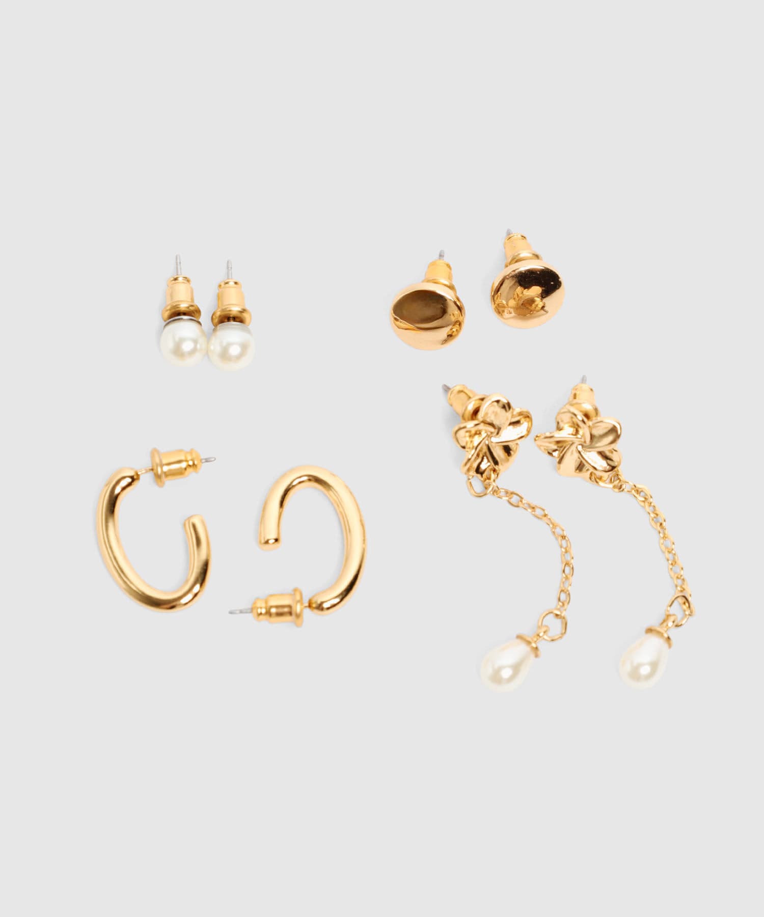 Aretes Candelaria Minimalista dorado para mujer, vista principal