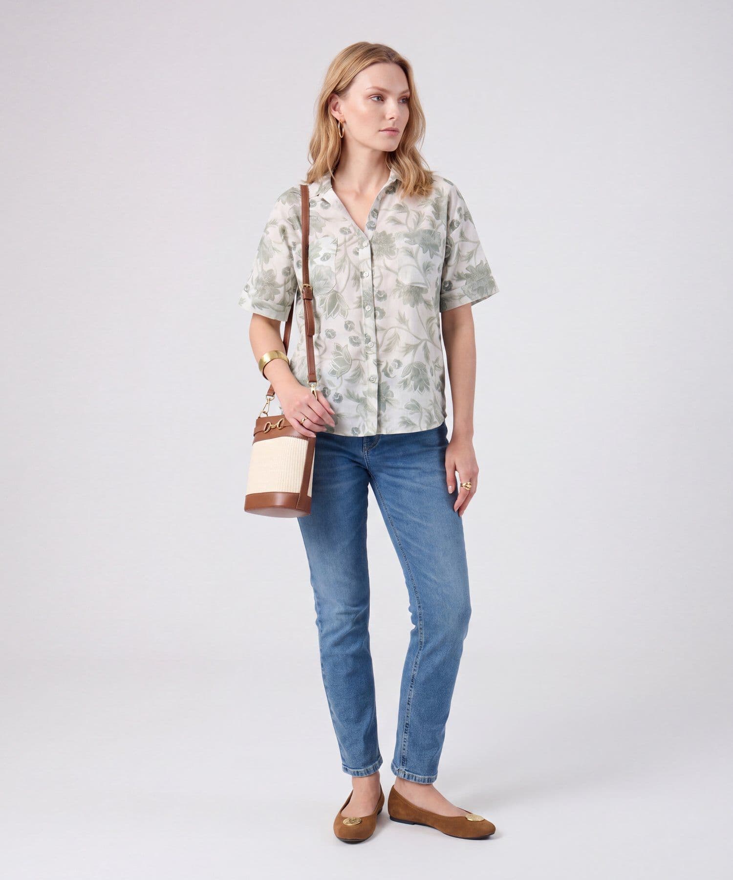 Camisa Andina Contemporáneo verde oliva para mujer, vista 2