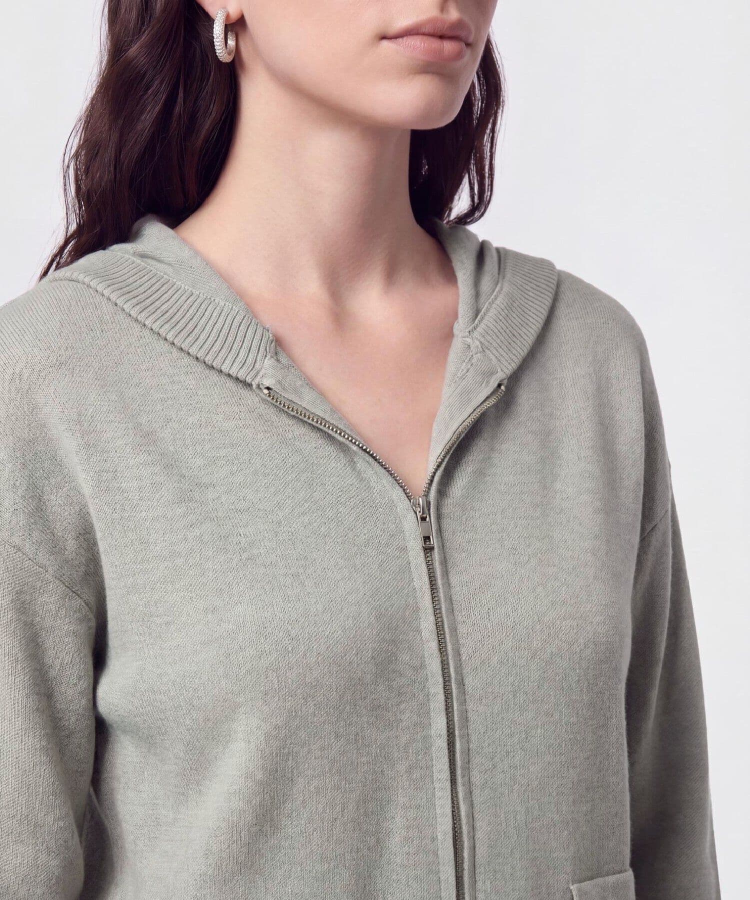 Buzo Marea Suave verde oliva para mujer, vista 3