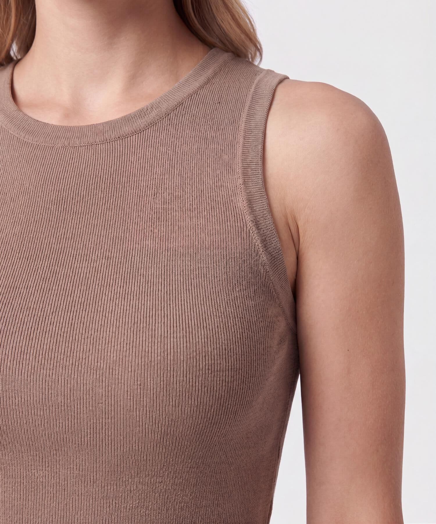 Camiseta Renata Ligero café para mujer, vista 3