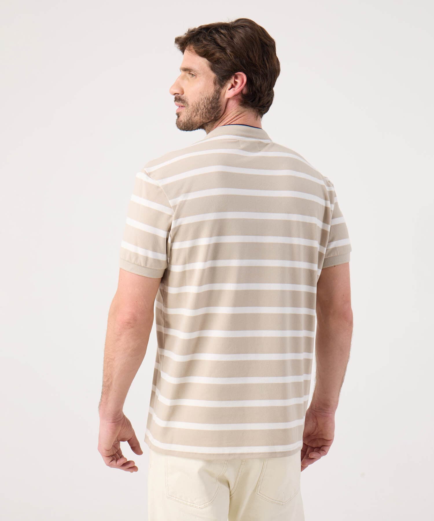 Polo Encanto Esencial arena para hombre, vista 4