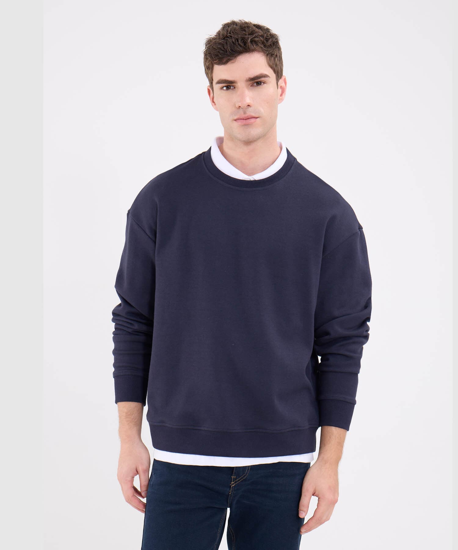 Buzo Renata Minimalista azul marino para hombre, vista principal