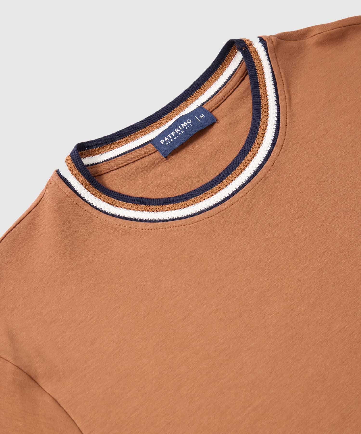 Camiseta Dorada de Ciudad café para hombre, vista 2