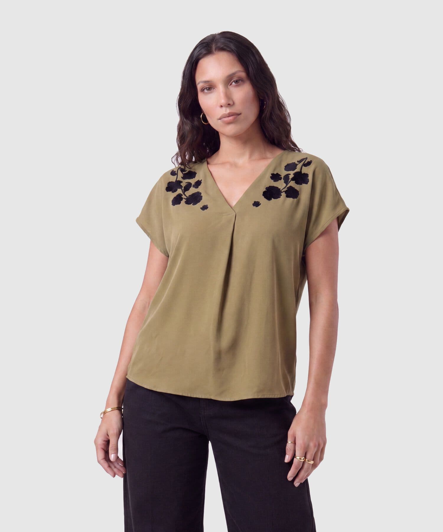Blusa Oliva Edición Lino verde oliva para mujer, vista principal
