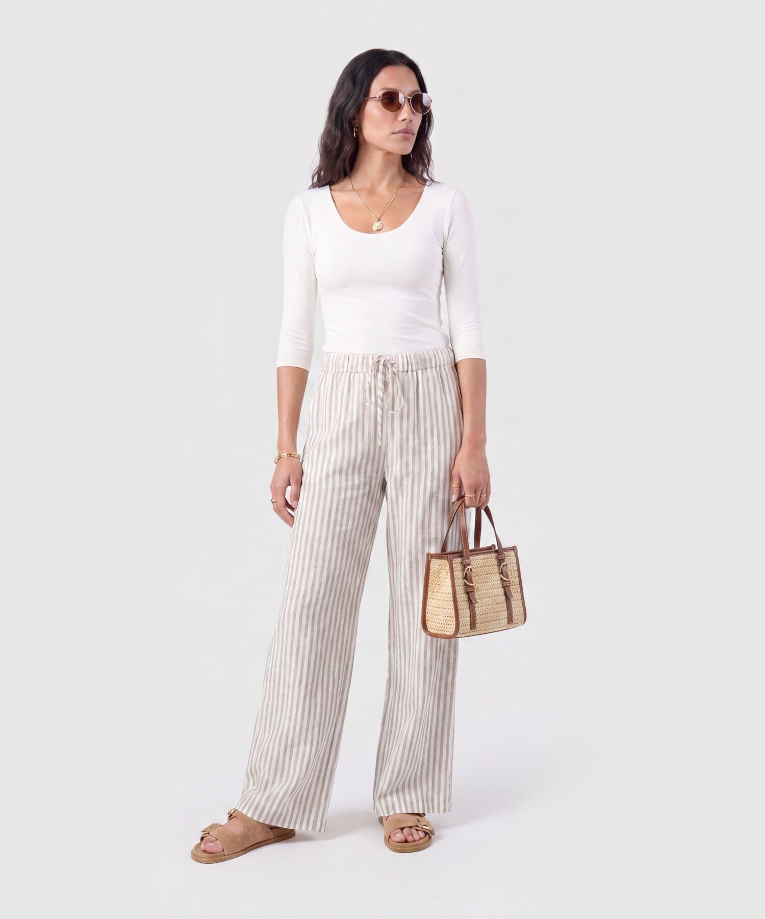 Pantalón Cauce Texturizado café para mujer, vista 2