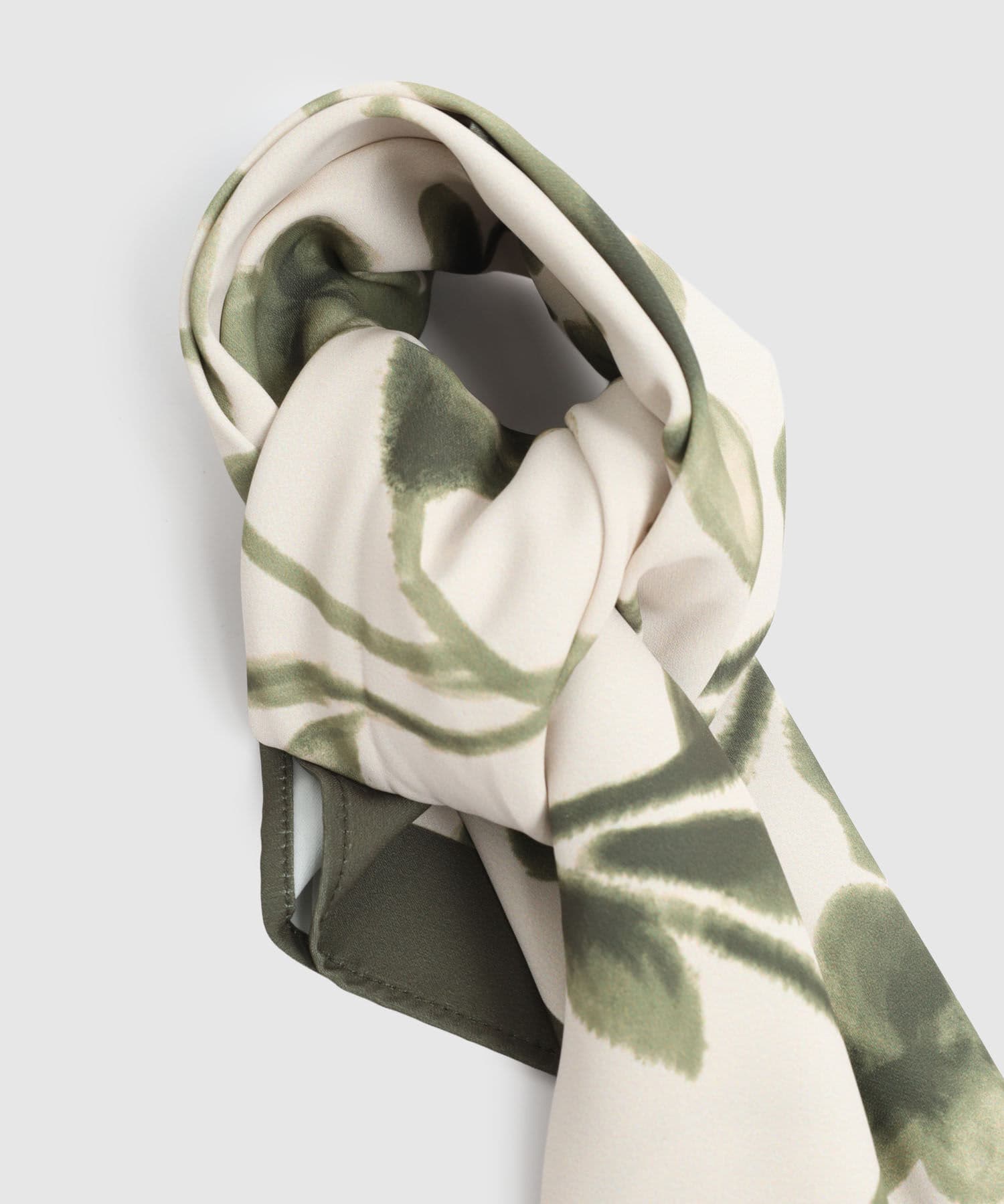Pañoleta Marea Minimalista verde oliva para mujer, vista 2