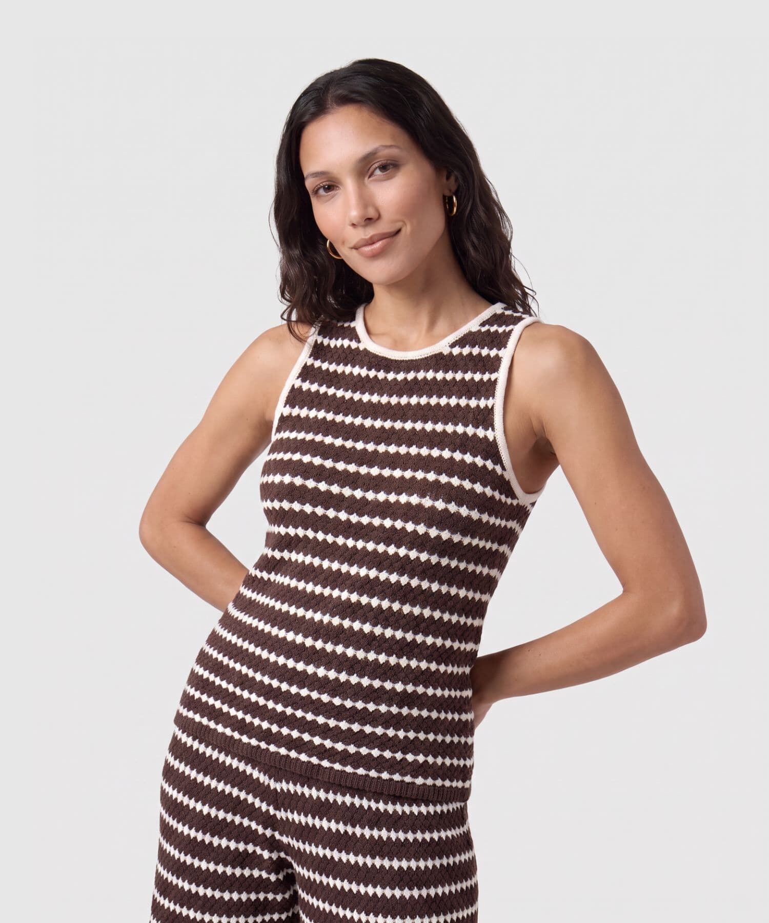 Camiseta Serena Clásico café para mujer, vista principal