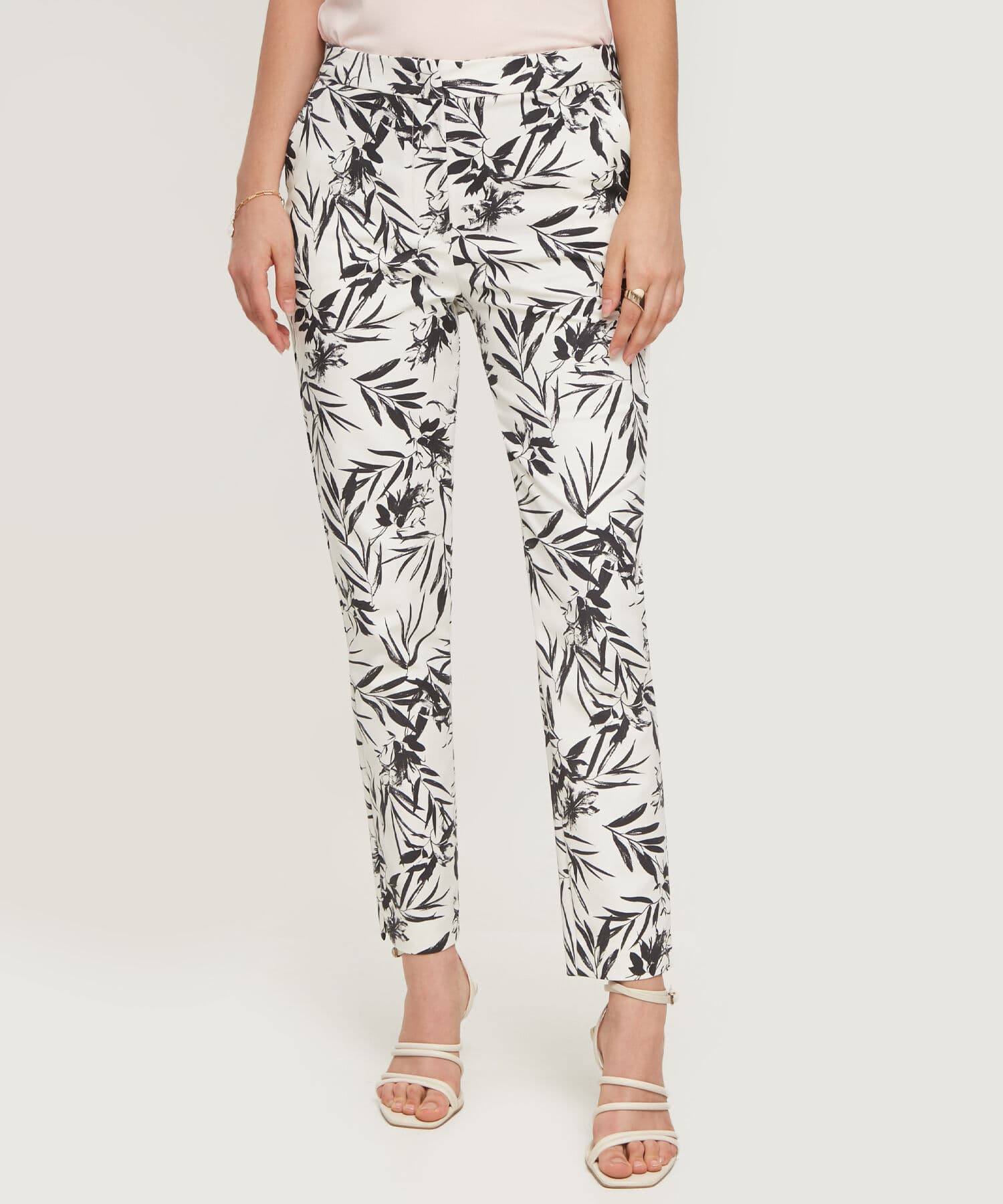 Pantalón Carmín Urbano verde oliva para mujer, vista principal