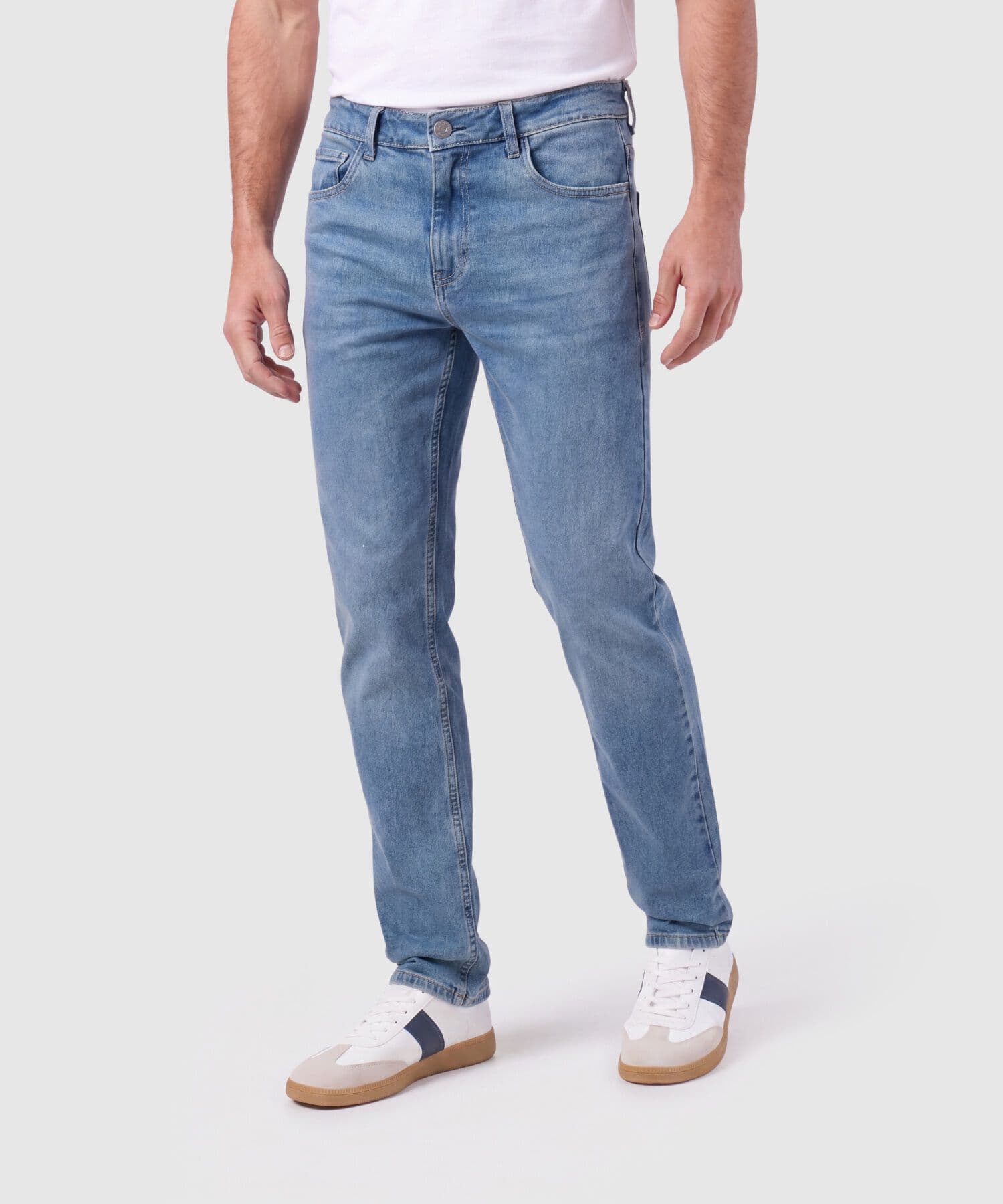 Jean Carmín Esencial azul marino para hombre, vista principal