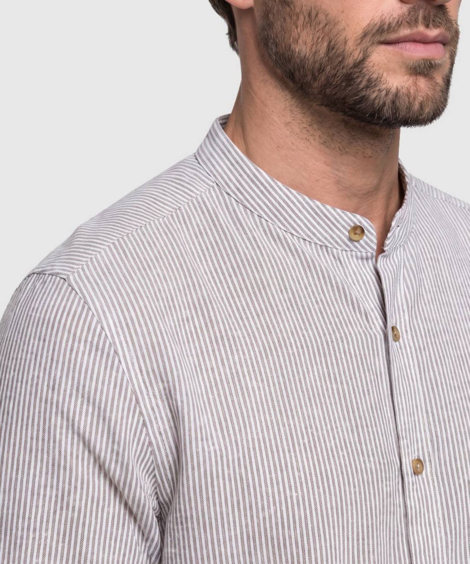 Camisa Encanto Sastre café para hombre, vista 3