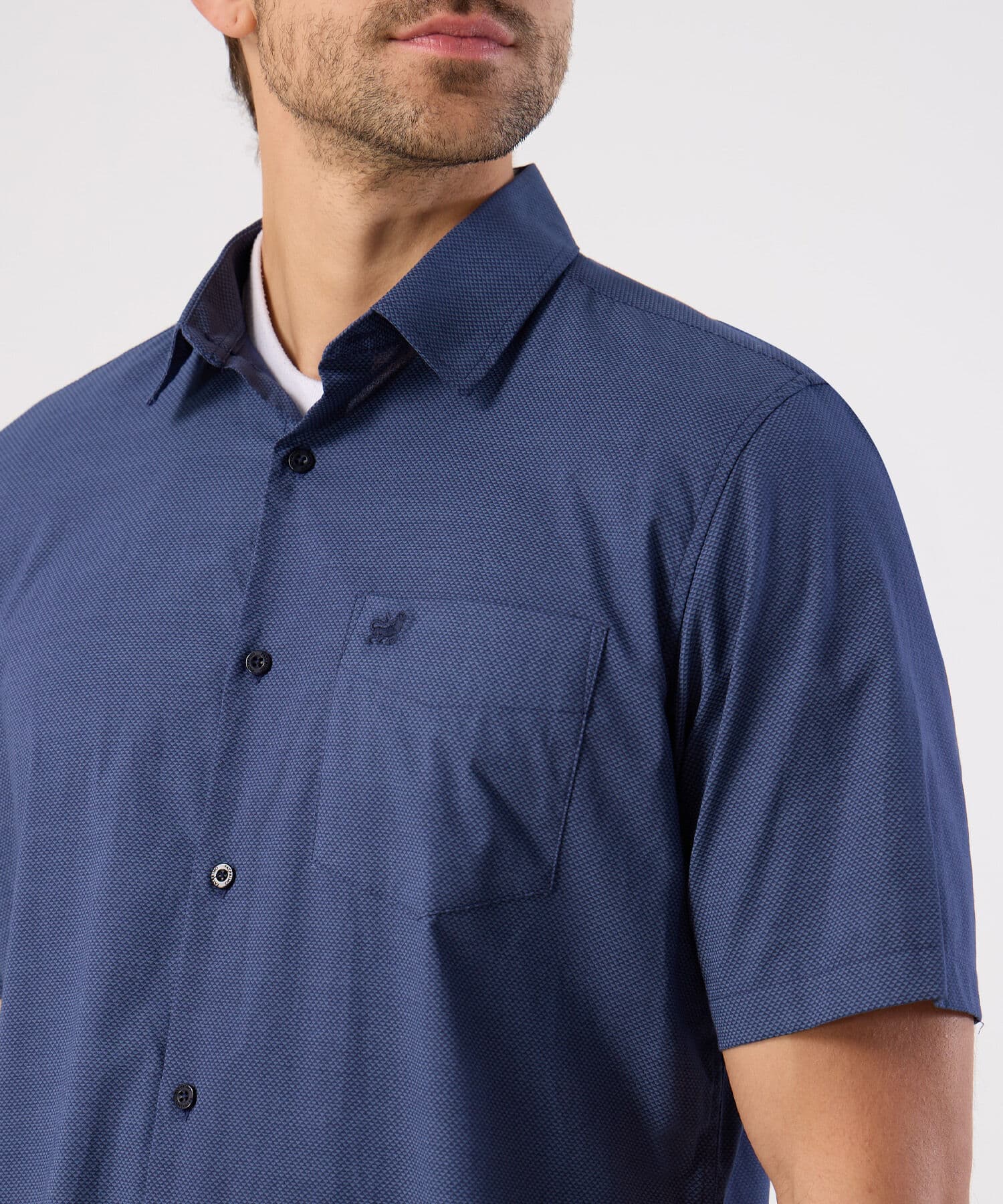Camisa Orquídea Minimalista azul marino para hombre, vista 3
