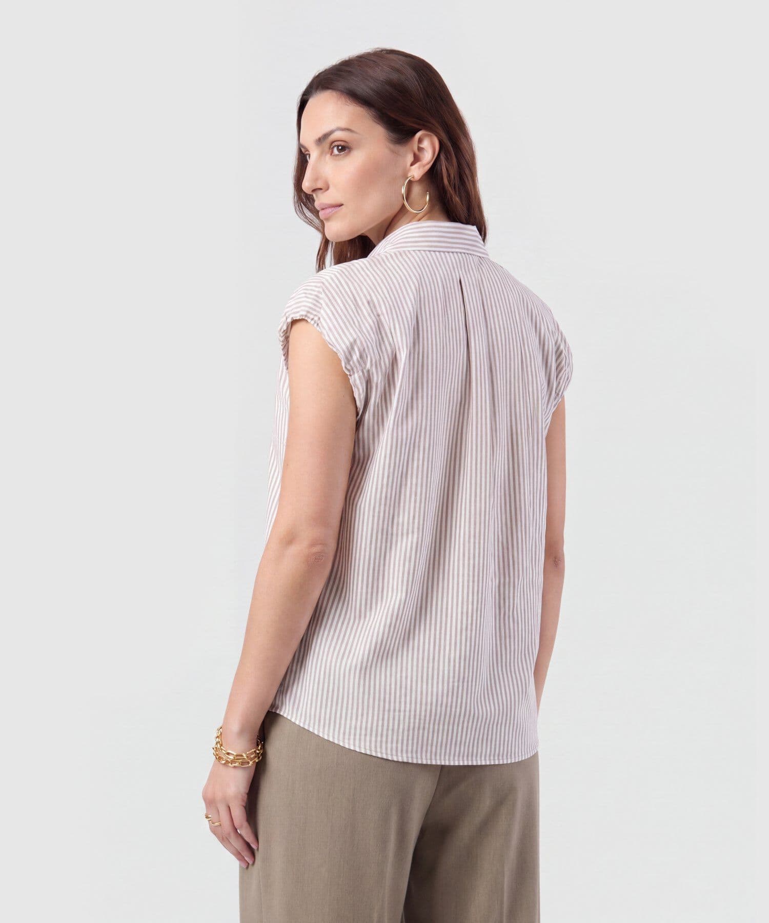 Camisa Cauce Texturizado café para mujer, vista 4