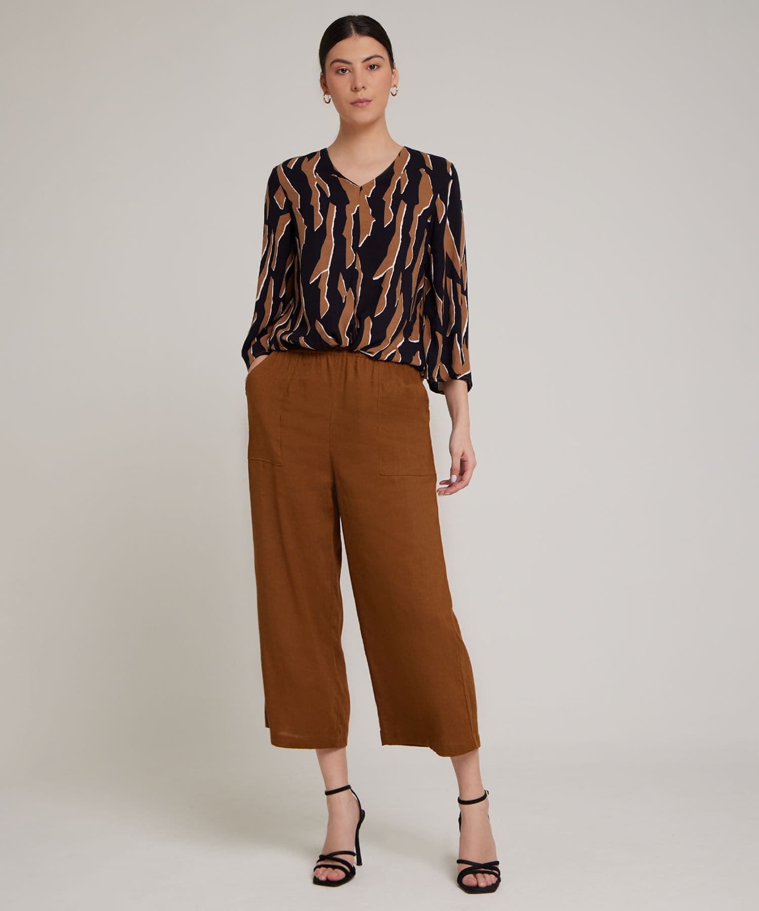 Pantalón Carmín Edición Índigo café para mujer, vista 2