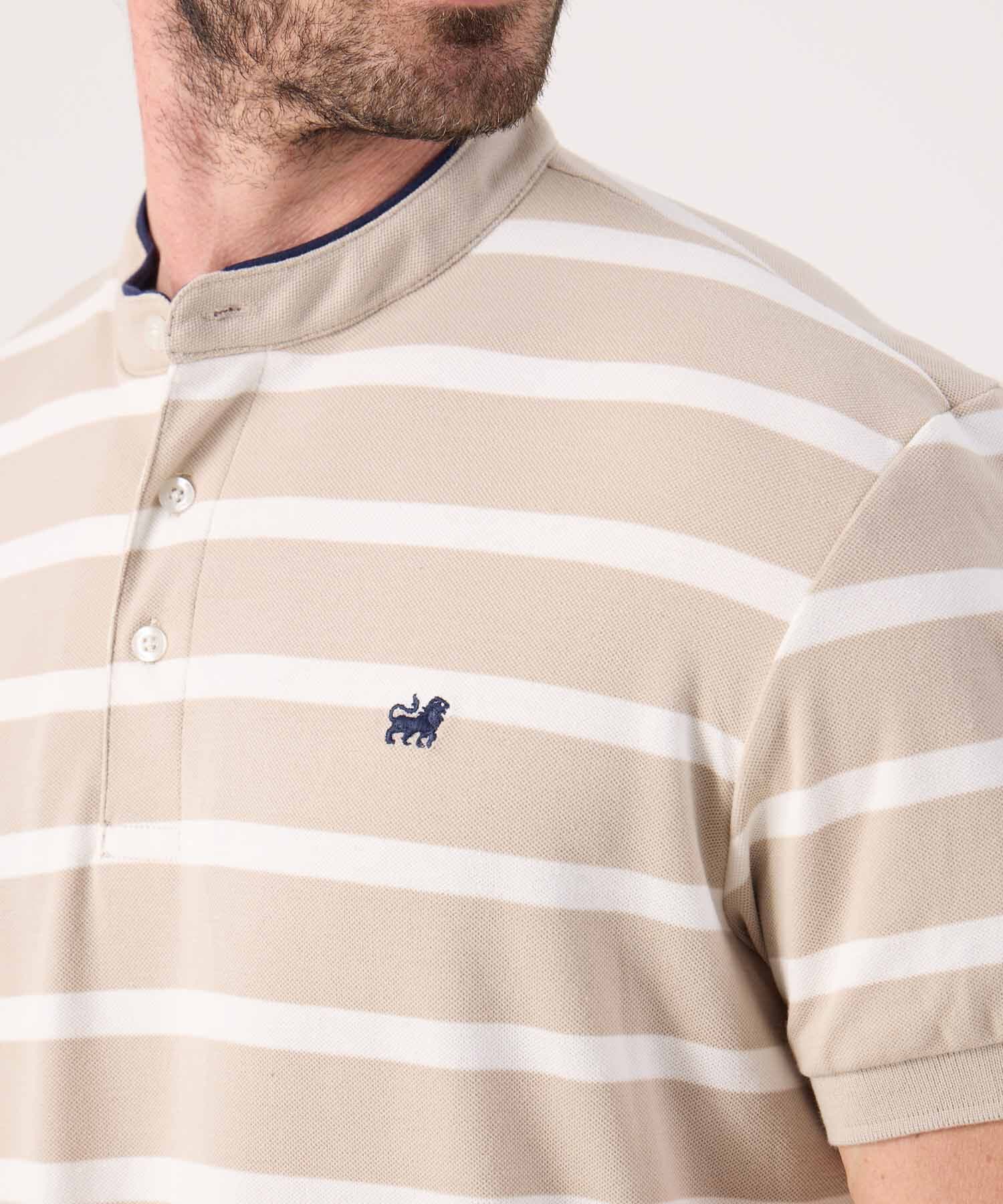 Polo Encanto Esencial arena para hombre, vista 3