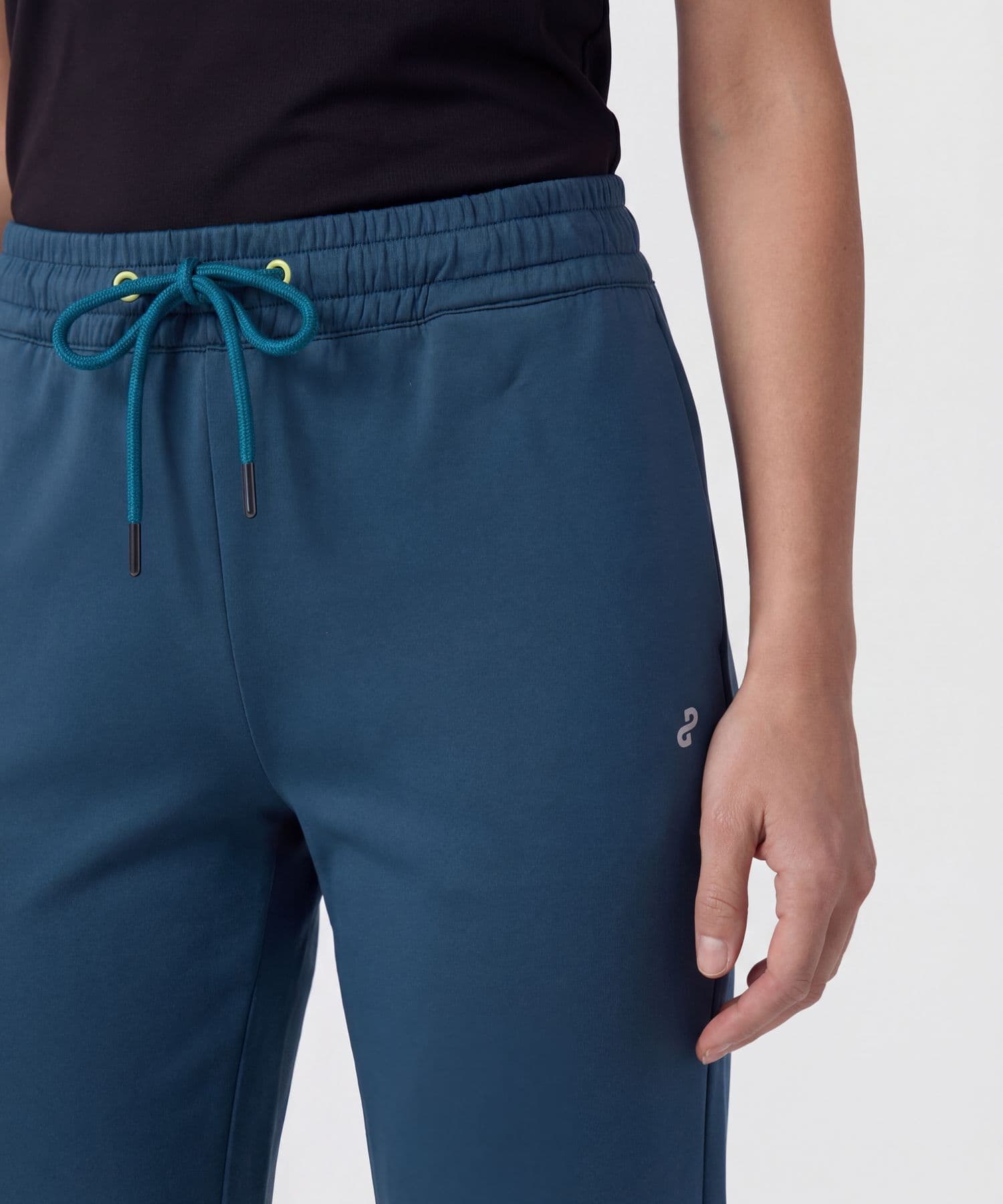 Jogger Calima Esencial azul marino para mujer, vista 3