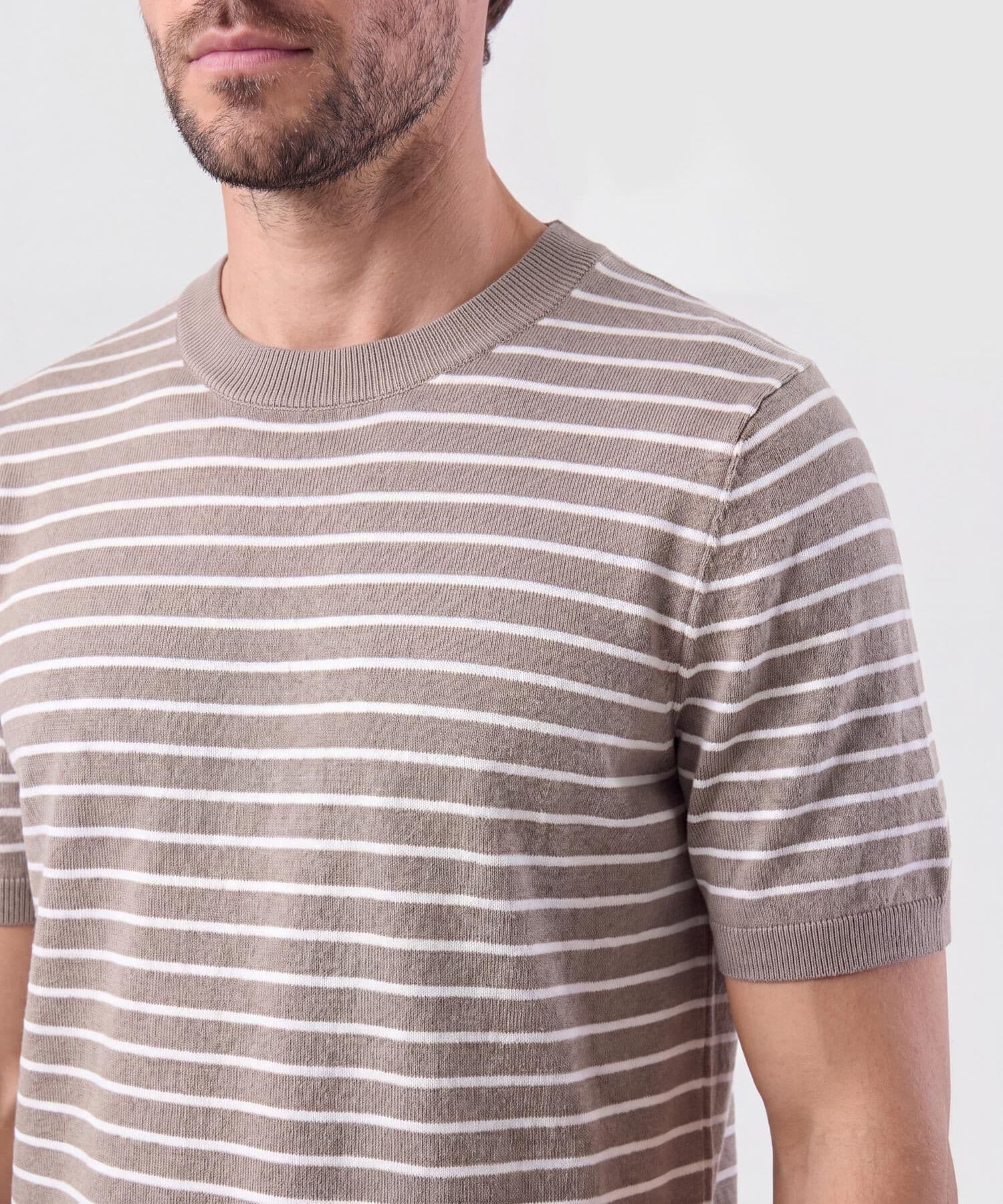 Camiseta Marfil Clásico verde oliva para hombre, vista 4