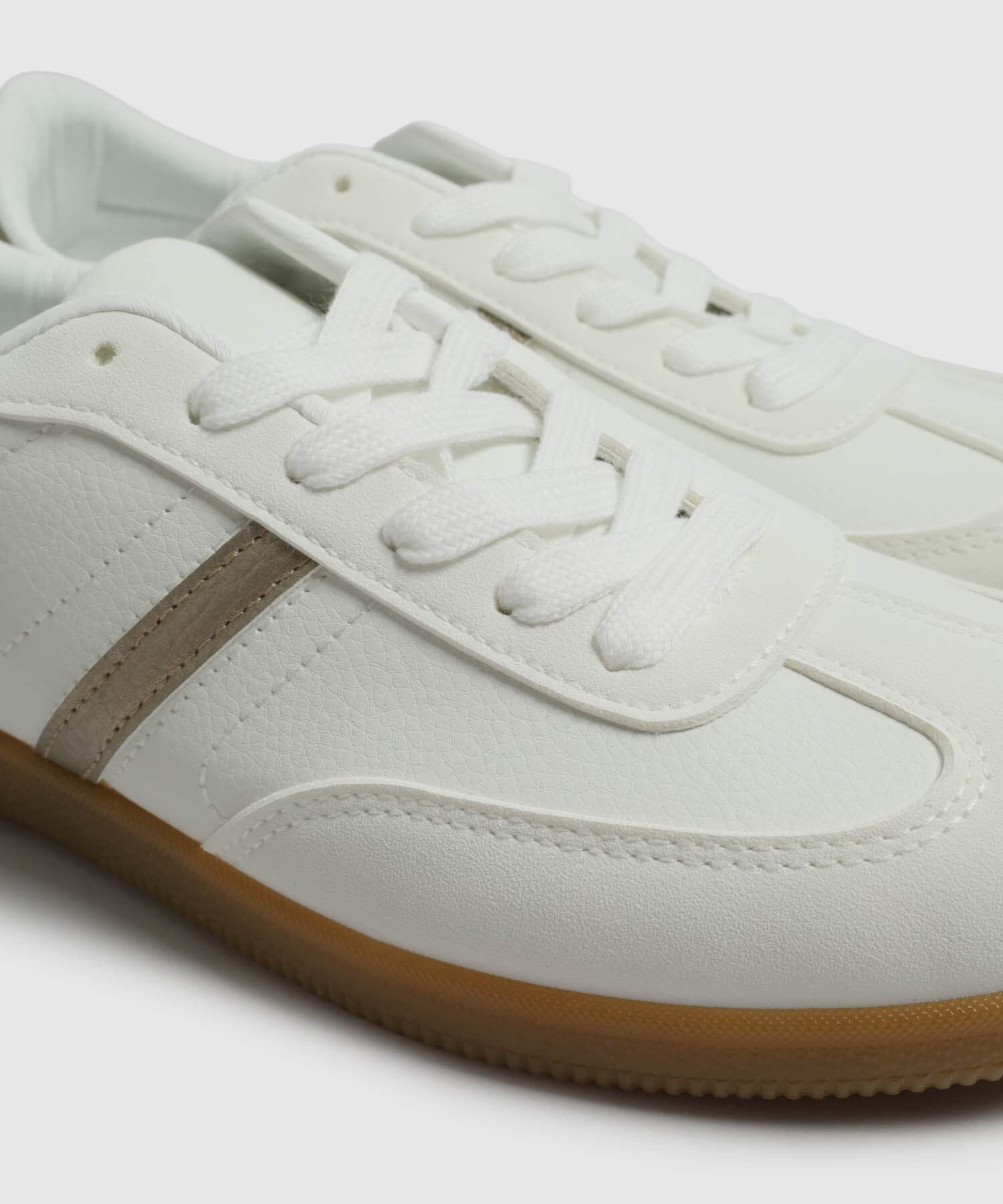 Tenis Carmín Clásico blanco para mujer, vista 3